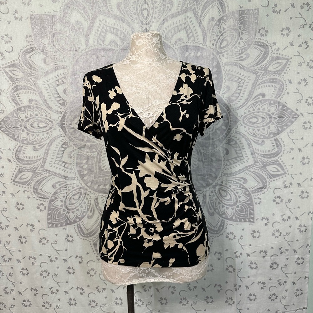 Like New $48 Talbots Black Cream Ivory Floral Wrap V Neck Tee T Shirt Top S